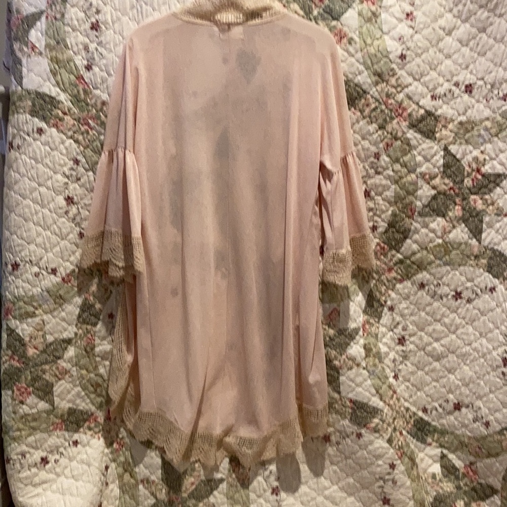 Spadehill lace trim bell sleeve duster - Picture 2 of 6